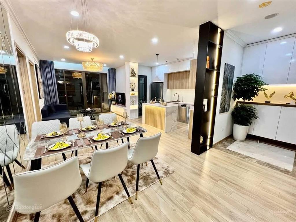 Bán nhà mặt phố đường trần hưng đạo, 350m2, 4 tầng, mt 10m, 1 sổ 1 chủ hiếm nhất phố tây