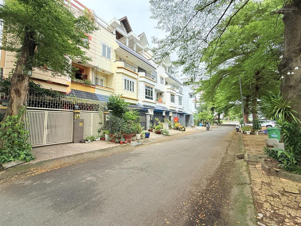 Bán nền mt đường số 1, dt 126m2 (6x21m) giá 79 tr/m2 (hđmb hoàng quân) được giữ sổ ạ