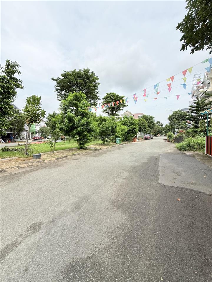 Bán nền mt đường số 1, dt 126m2 (6x21m) giá 79 tr/m2 (hđmb hoàng quân) được giữ sổ ạ