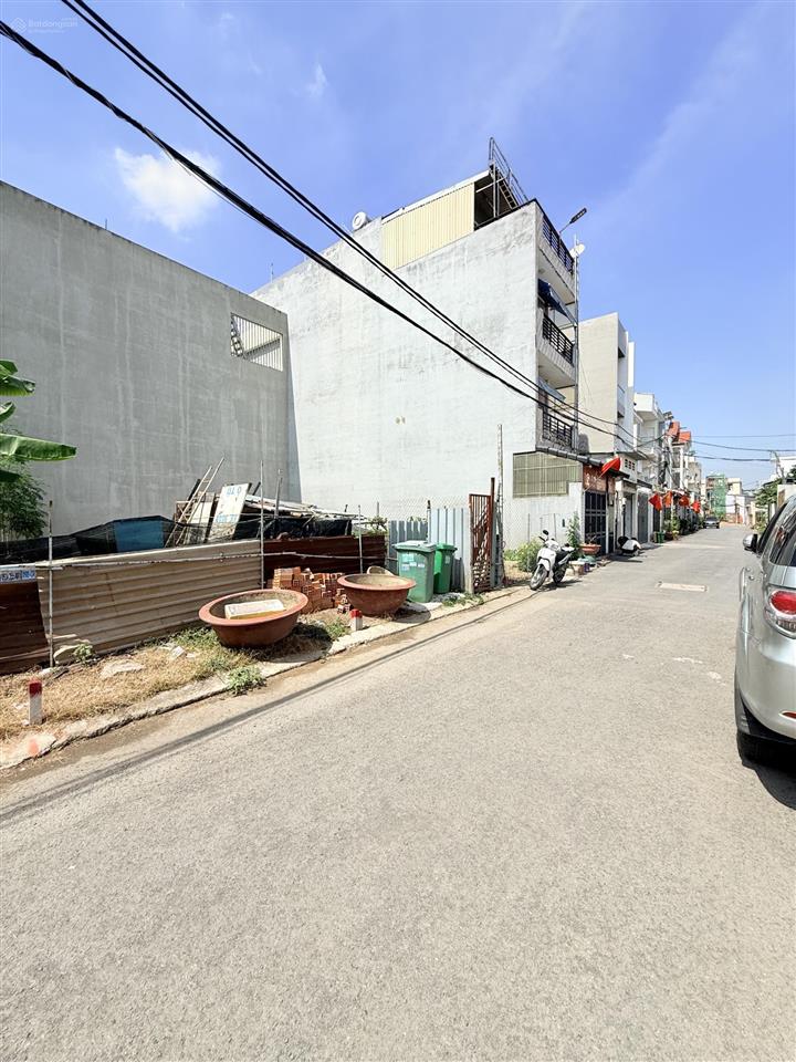 Bán lô góc 2mt đường siêu đẹp, hẻm 12 đường 339, dt 87.2m2 (6x15) giá 7.9 tỷ, đã có sổ