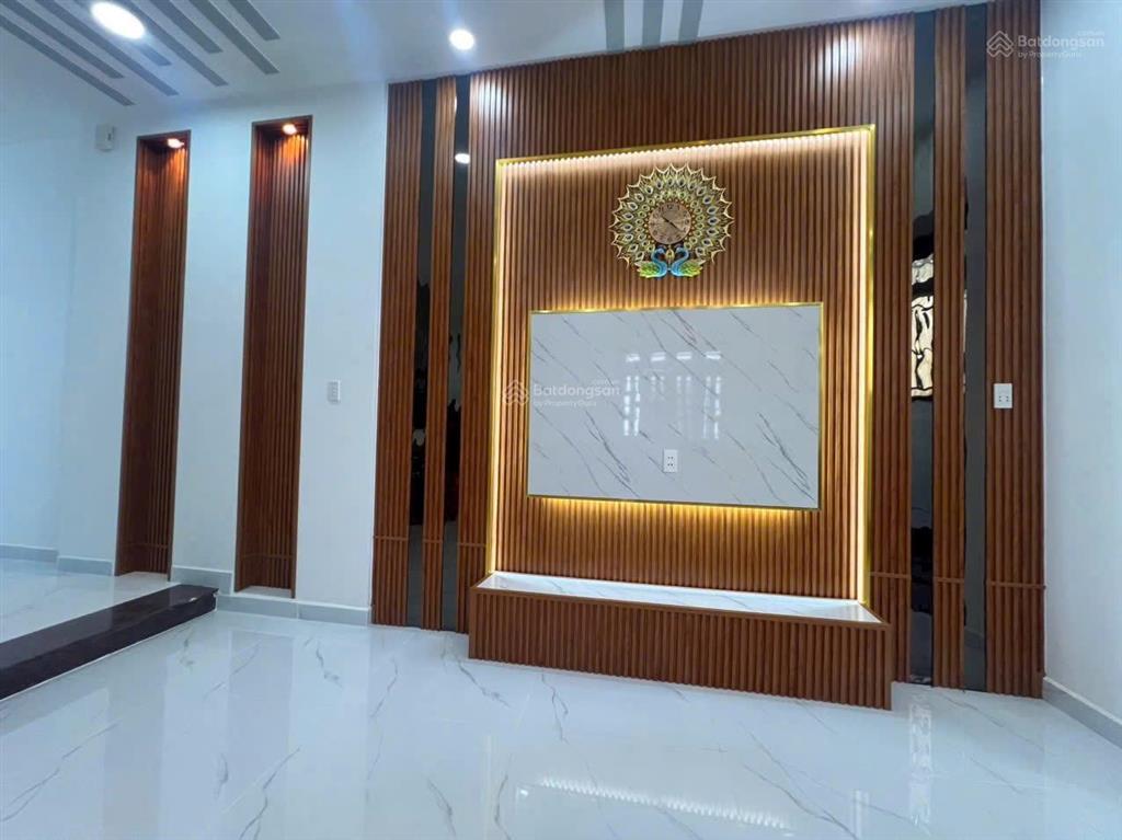 Bán nhà 1 trệt, 1 lầu, nhà góc 2 mặt tiền, đường số 18, bình trưng đông, dt 71.4m2, sổ hồng đầy đủ