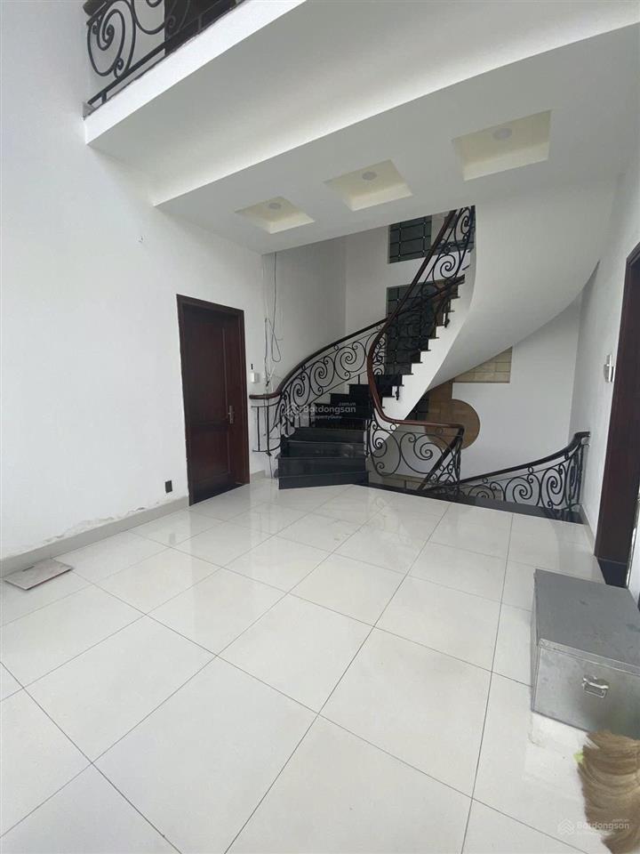 Bán nhà góc 2 mặt tiền đường kdc sông giồng, dt 172m2 (7x27) xd hầm, 3 lầu, st, giá 32.5 tỷ