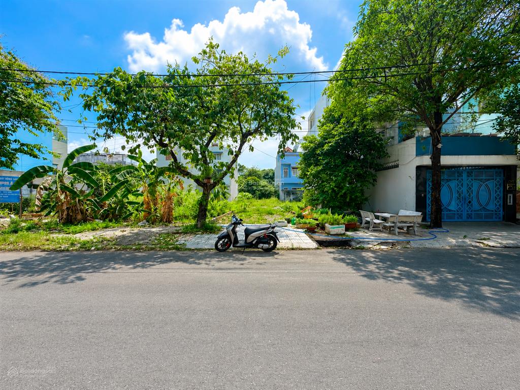 Chính chủ gửi bán nền dt 130m2 (5x26) đường rộng 16m, kdc kiến á, đã có sổ, giá 109 tr/m2