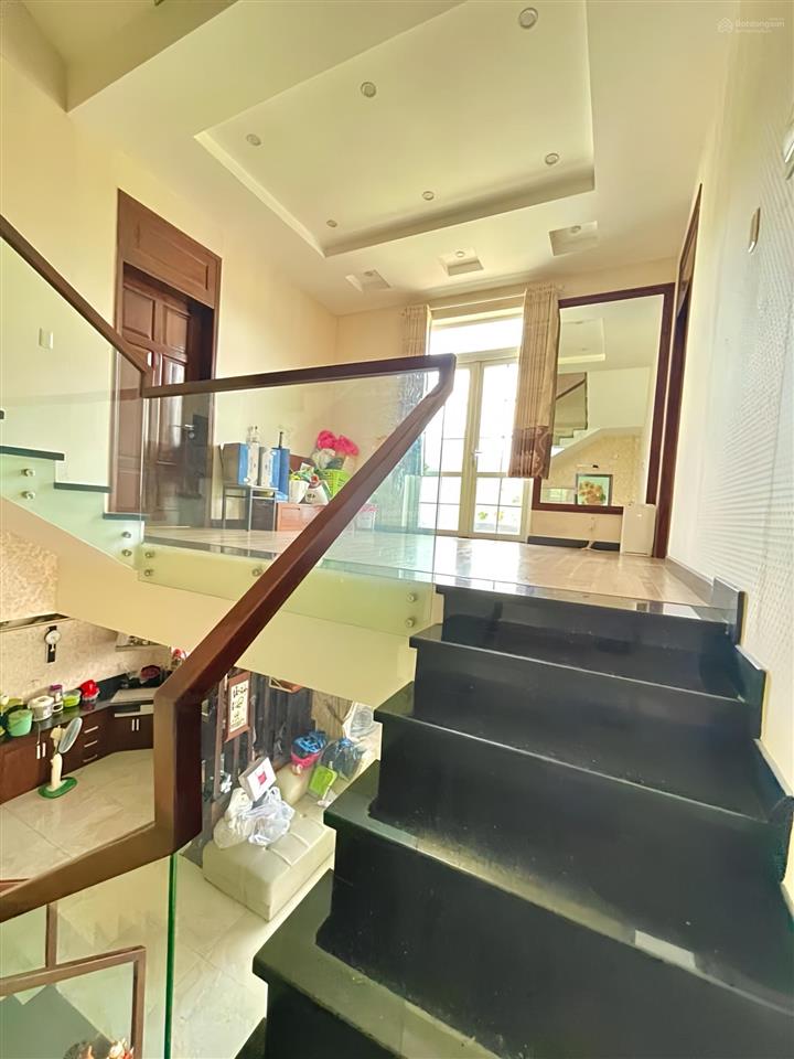 Chỉ 22 tỷ anh chị sẽ sở hữu ngay căn nhà 240m2 (8x30) xây 1 trệt, 2 lầu, đối diện the global city