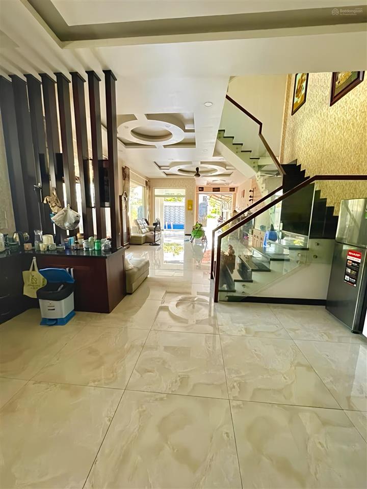 Chỉ 22 tỷ anh chị sẽ sở hữu ngay căn nhà 240m2 (8x30) xây 1 trệt, 2 lầu, đối diện the global city