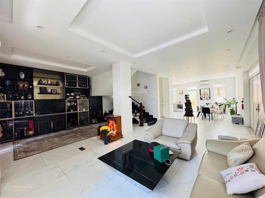 Bán biệt thự song lập khu xây dựng 5 đường liên phường, giá siêu tốt chỉ 22 tỷ, dt 180m2 (10x18)