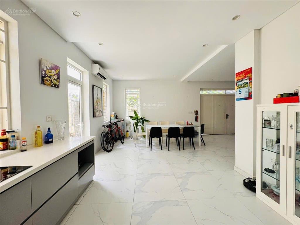 Bán biệt thự song lập khu xây dựng 5 đường liên phường, giá siêu tốt chỉ 22 tỷ, dt 180m2 (10x18)
