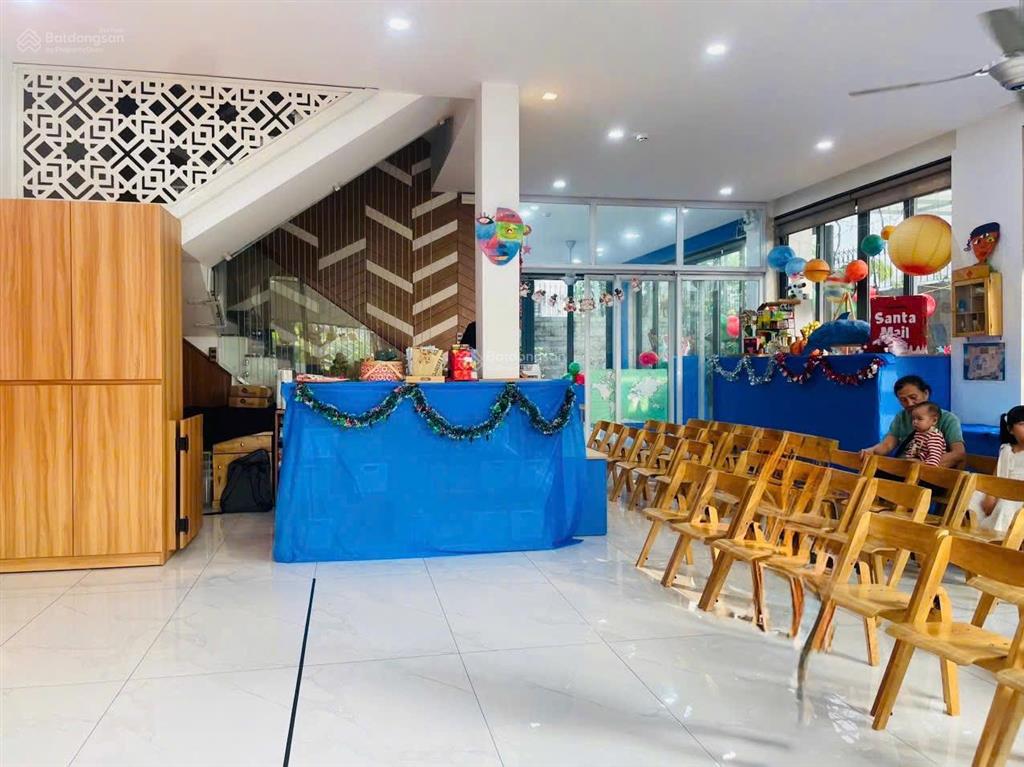 Bán nhà kdc hưng phú 1, dt 177.6m2 (9.6x18.5) xd 1 trệt, 2 lầu, sổ hồng, giá cực tốt chỉ 19 tỷ