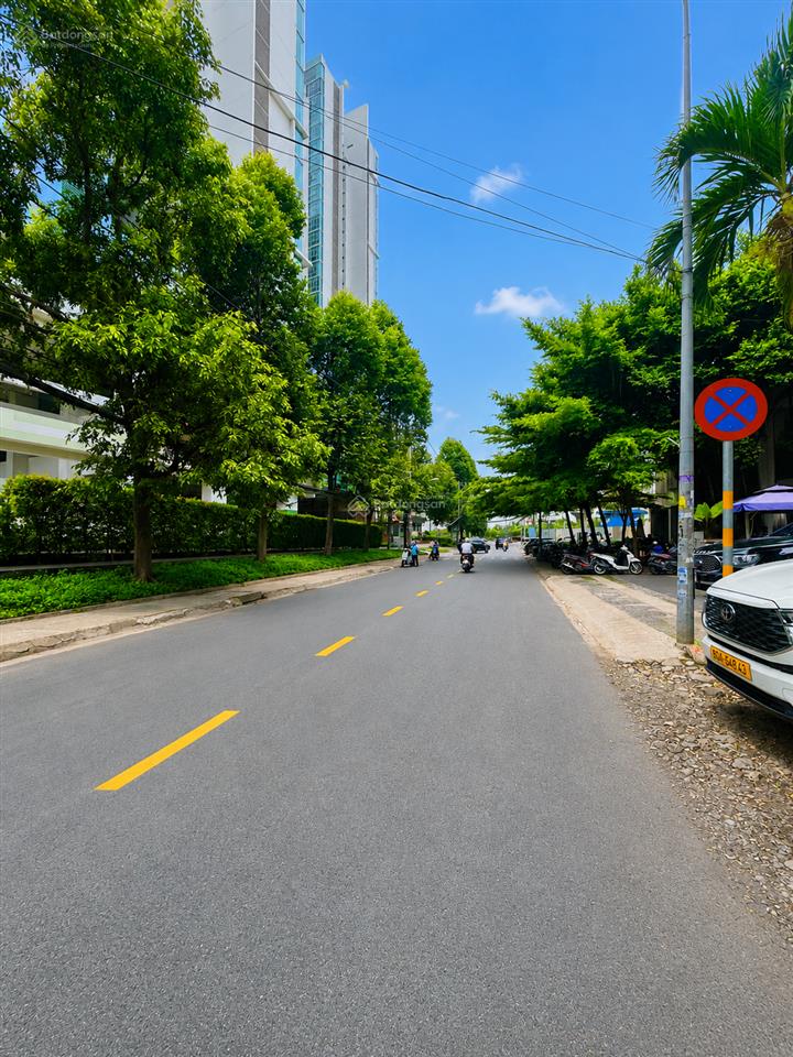 Chính chủ gửi bán đất 240m2 siêu hiếm và đẹp tại mt giang văn minh (đối diện c/c the vista) q. 2