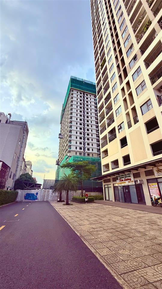 Bán shophouse charm sapphire rẻ nhất thị trường, trục đt 743.giá 3 tỷ 990 căn góc 74m2 mặt tiền 15m