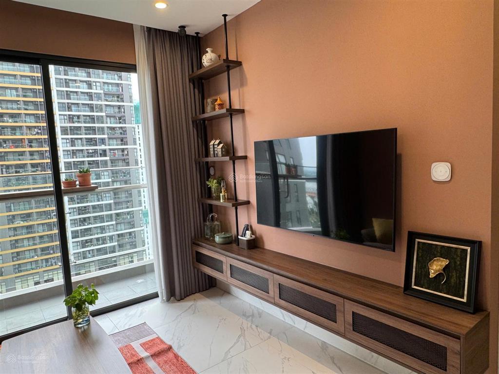Chính chủ cho thuê vinhomes grand park 2pn (1pn + phòng làm việc) full nội thất