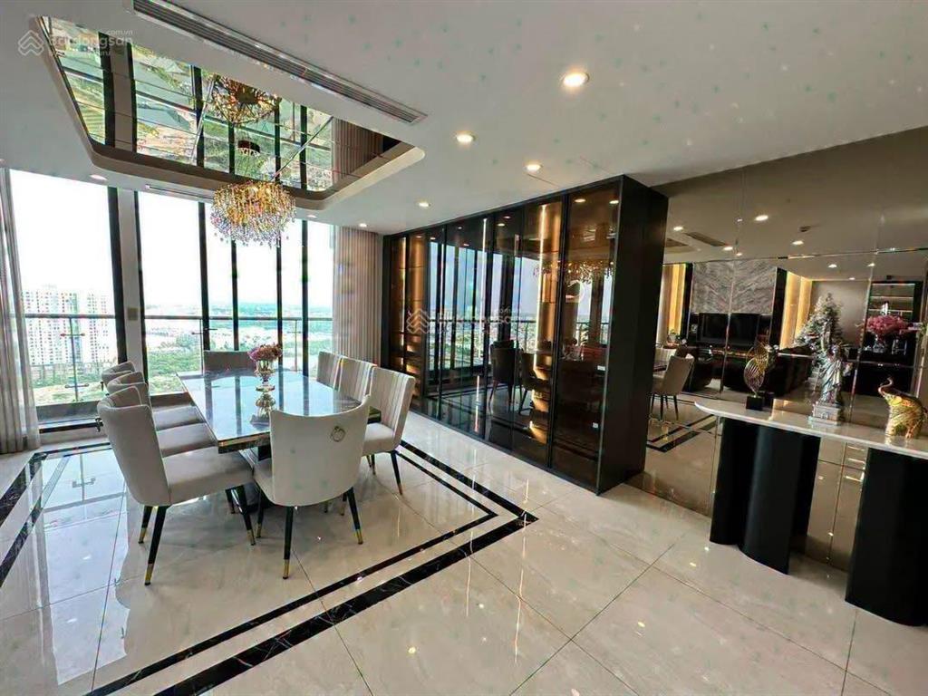 Bán nhà đường cầu giấy  nguyễn văn huyên  41m 5t 6pn đủ công năng sử dụng. dân xây giá chỉ 12tỷ