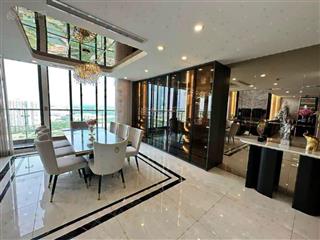 Bán nhà đường cầu giấy  nguyễn văn huyên  41m 5t 6pn đủ công năng sử dụng. dân xây giá chỉ 12tỷ