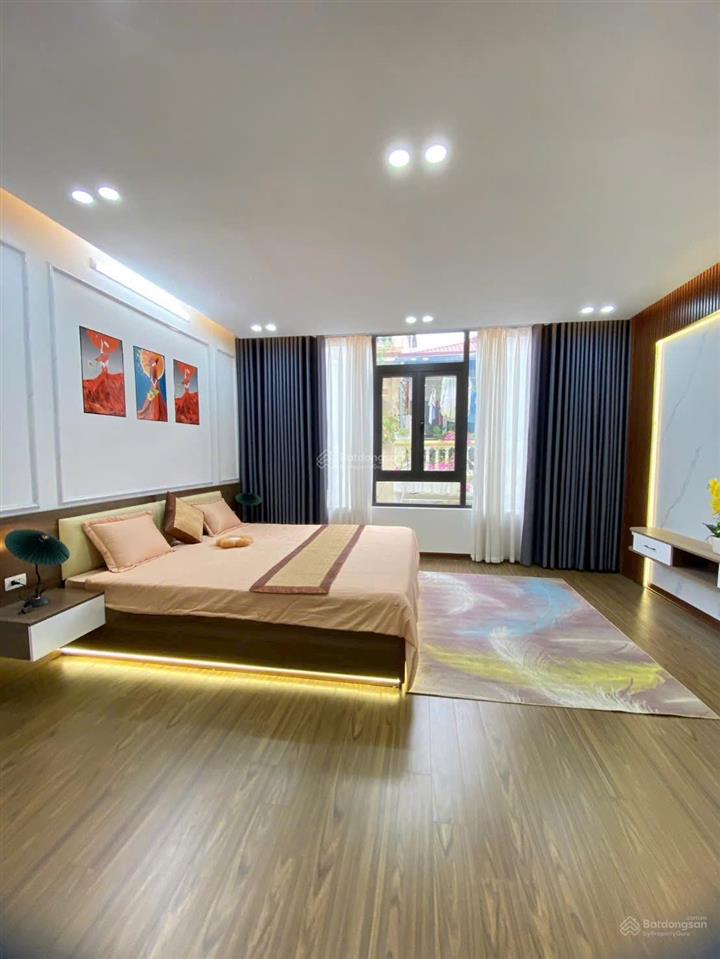 Bán nhà nguyễn khánh toàn cầu giấy 40m5 tầng dân xây, oto đỗ cửa,chỉ 12tỷ