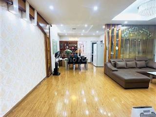 Bán gấp nhà phân lô quân đội, diện tích 52 m x 5 tầng, mt 4,2 m, giá 16,2 tỷ, ô tô 7 chỗ vào nhà