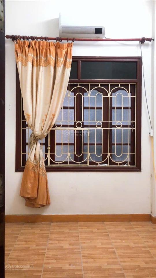 Cho thuê nhà nguyên căn đ nguyễn khánh toàn, cầu giấy dt 36m, 4pn, 3vs, đủ công năng sd, giá 12,5tr