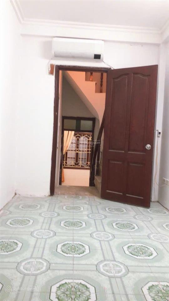 Cho thuê nhà nguyên căn đ nguyễn khánh toàn, cầu giấy dt 36m, 4pn, 3vs, đủ công năng sd, giá 12,5tr