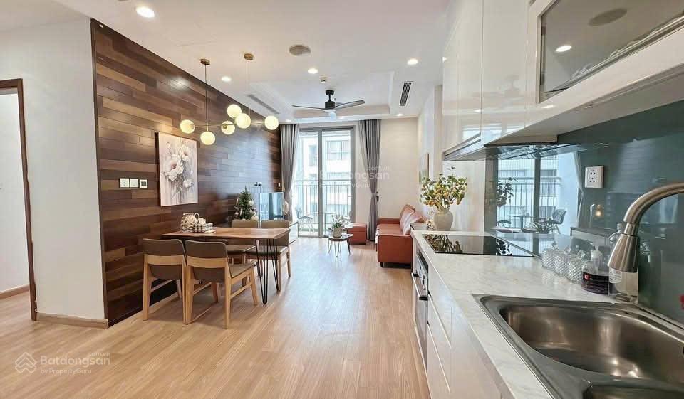 Bán nhà phân lô ngõ phố nguyễn văn huyên 90m mt 5,4m 5,5 tầng 18,9 tỷ