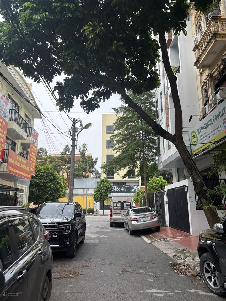 Bán đất phân lô giáp nhất 95m2 mt 6,2m ô tô 7 chỗ vào nhà chỉ 80m ra phố  giá đầu tư