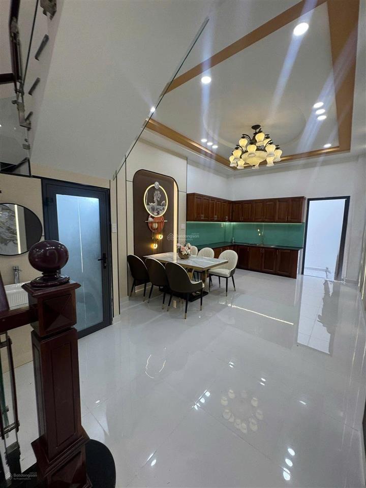 Cô năm đi định cư cần bán gấp nhà nguyễn gia trí, 6,88t/ 72m2, có cho thuê 25tr/th