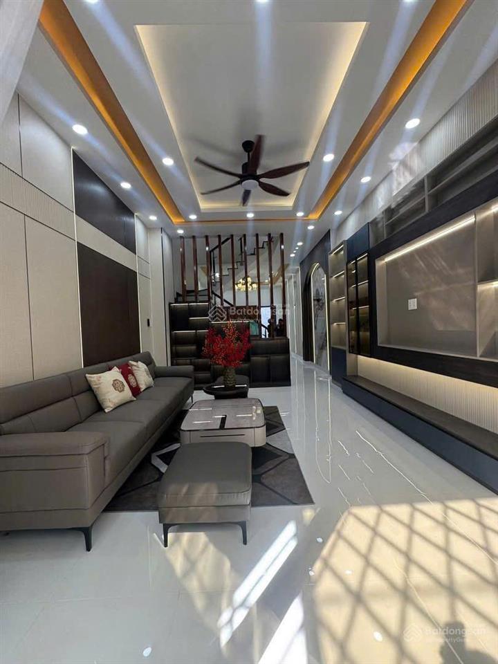 Cô năm đi định cư cần bán gấp nhà nguyễn gia trí, 6,88t/ 72m2, có cho thuê 25tr/th