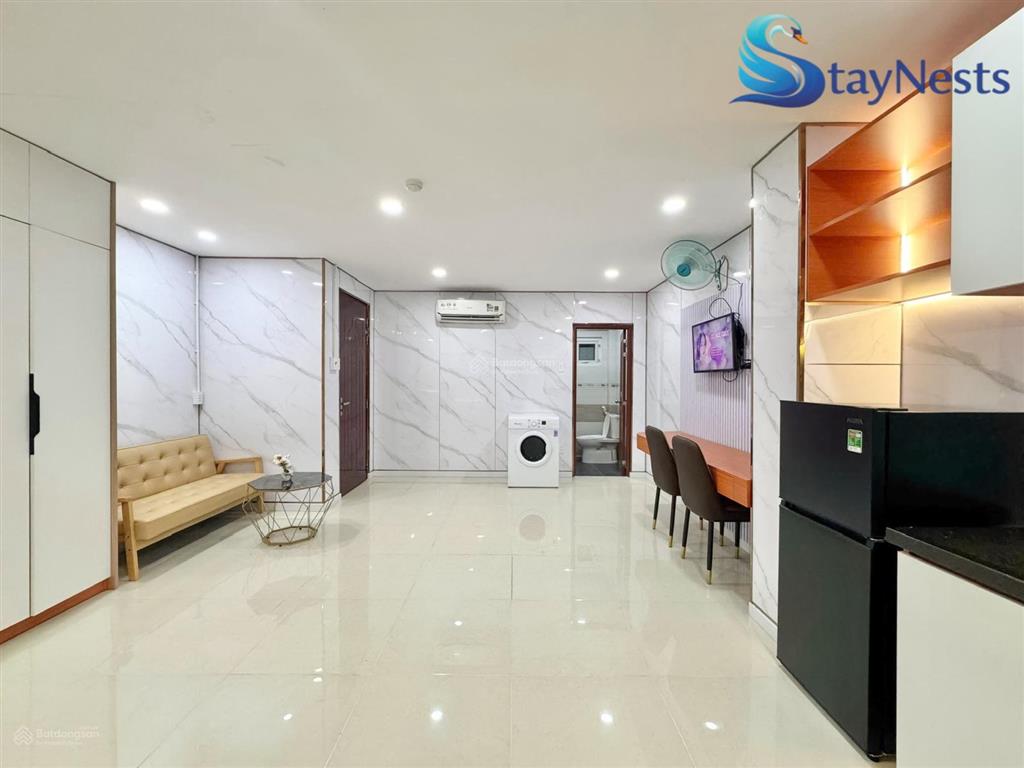 Căn studio full nội thất  tách bếp  gần đh công thương  nhà mới xây 100%