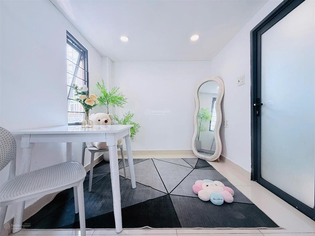 Cho thuê phòng trọ có gác cao 1m8  full nội thất bancol gần luỹ bán bích  vườn lài  thang máy