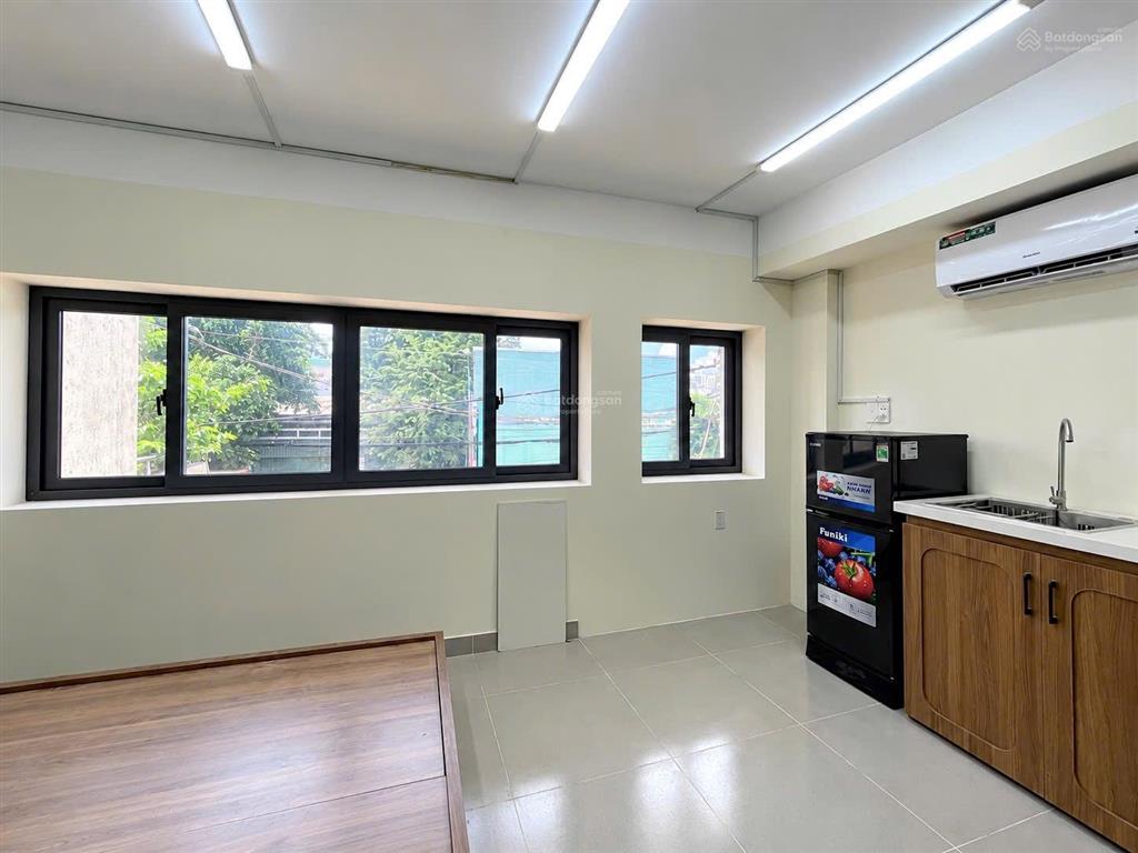 Cho thuê căn studio rộng rãi full nội thất cửa sổ trời  gần đh công thương và aeon tân phú