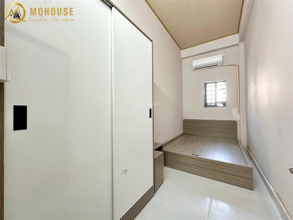Cho thuê căn hộ 2 phòng ngủ, 1 nhà vệ sinh, ban công thoáng mát, full nội thất