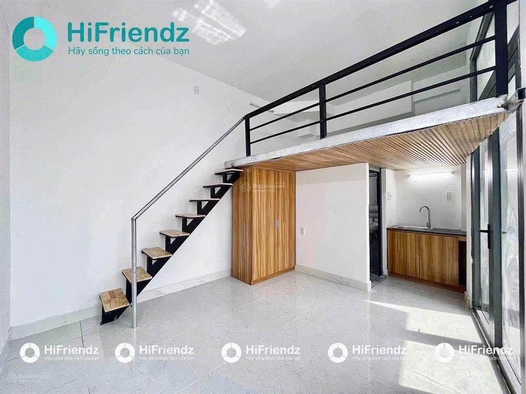 Cho thuê phòng ban công  có gác, cửa sổ trời  gần etown cộng hoà  nhà ga t3  thang máy