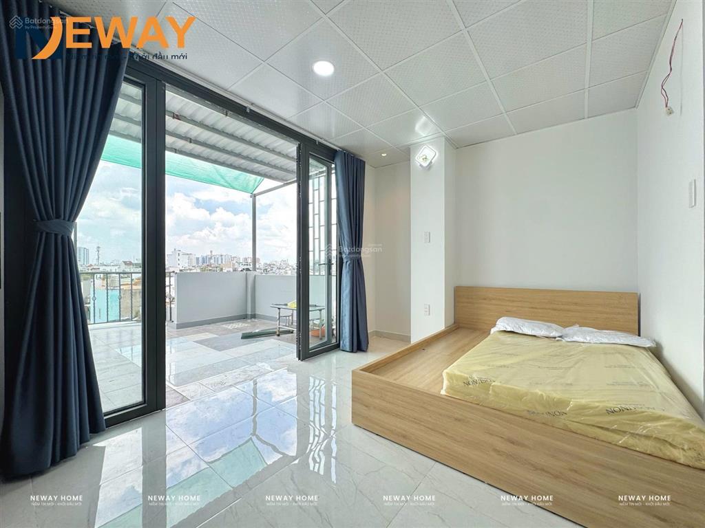 Studio ban công rộng full nội thất, nhà mới xây  gần lạc long quân  lý thường kiệt