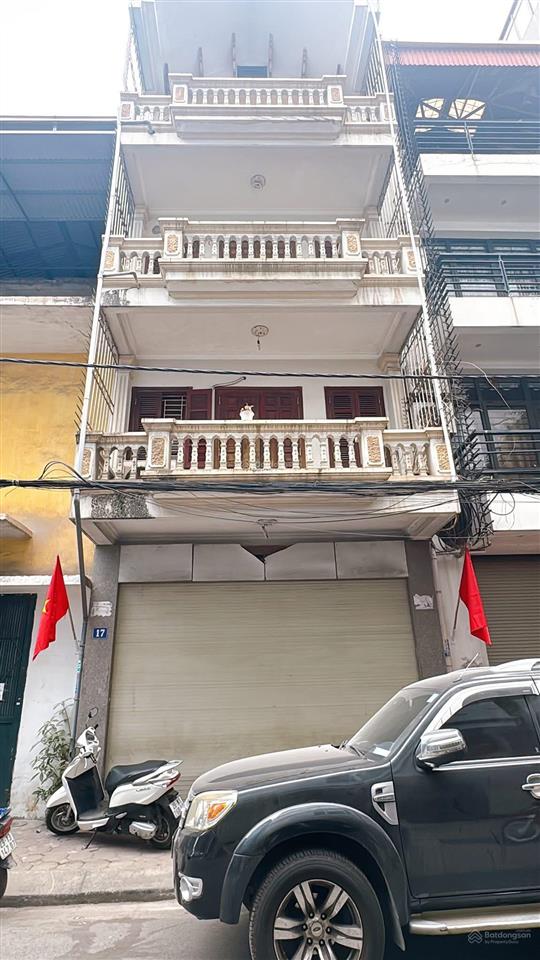 110m x 3 tầng mặt tiền khủng 7,6m 29 tỷ mua đất tặng nhà,gần chợ đầu mối long biên, ga long biên.