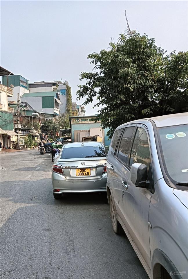 110m x 3 tầng mặt tiền khủng 7,6m 29 tỷ mua đất tặng nhà,gần chợ đầu mối long biên, ga long biên.