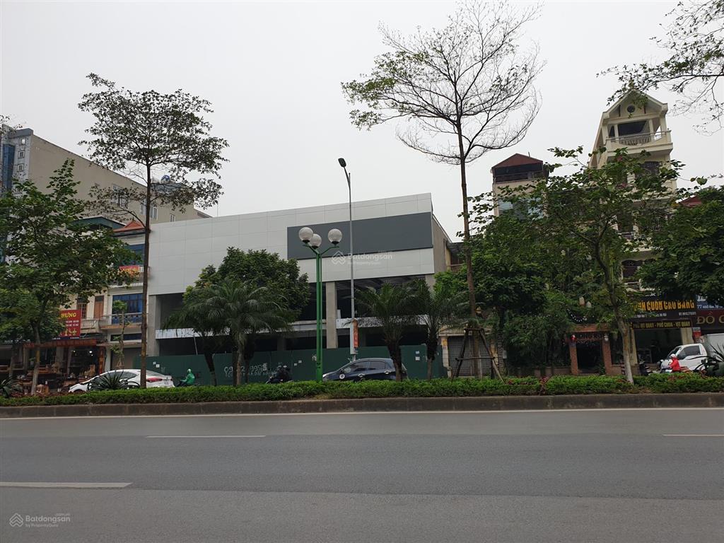 Chính chủ nhờ bán lại nhà mặt phố chính ngô gia tự  long biên, làm showroom lớn ~ 3000m2, 460 tỷ