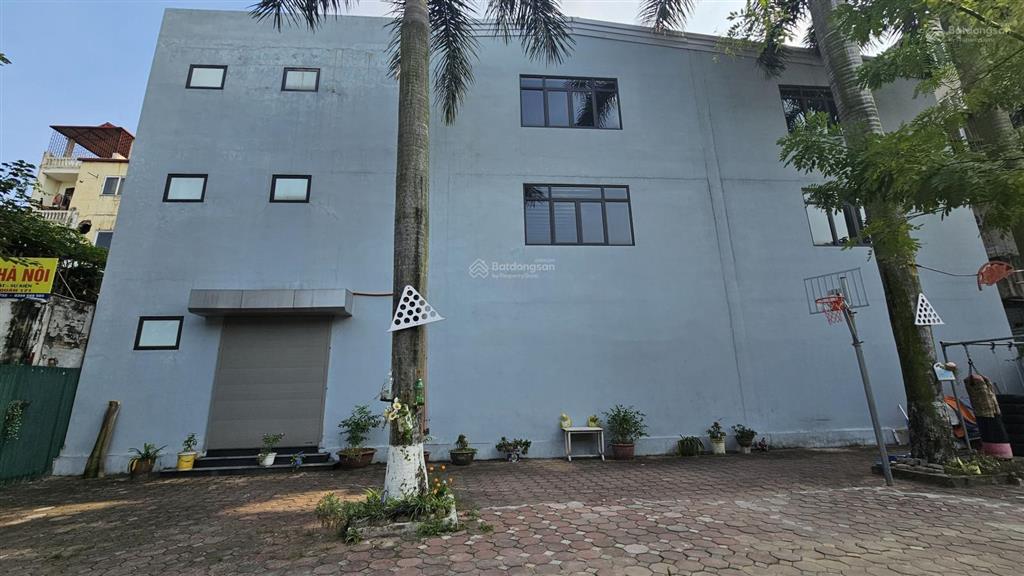 Chính chủ nhờ bán lại nhà mặt phố chính ngô gia tự  long biên, làm showroom lớn ~ 3000m2, 460 tỷ
