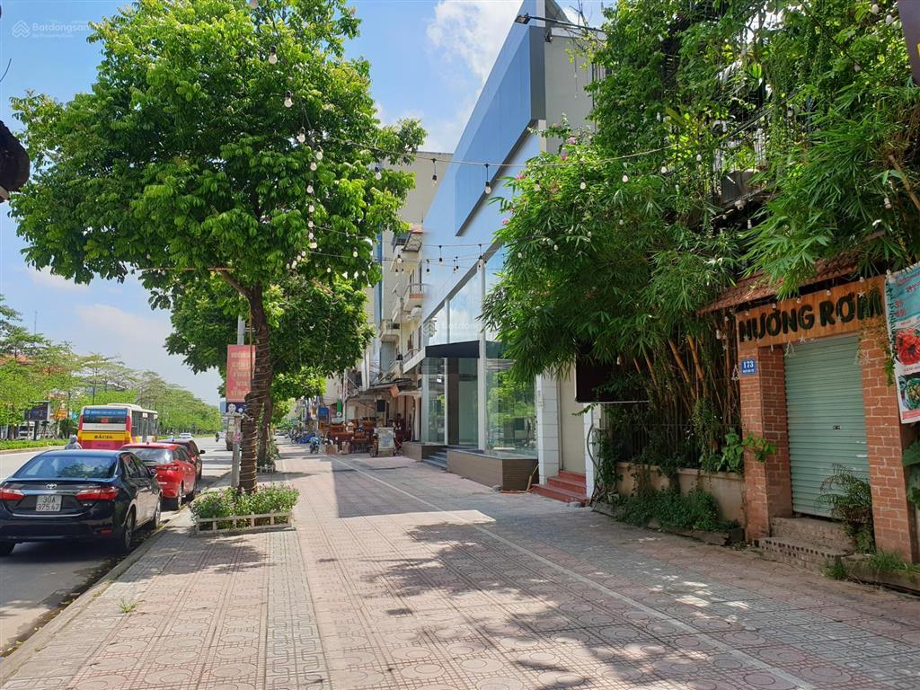 Chính chủ nhờ bán lại nhà mặt phố chính ngô gia tự  long biên, làm showroom lớn ~ 3000m2, 460 tỷ