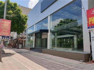 Chính chủ nhờ bán lại nhà mặt phố chính ngô gia tự  long biên, làm showroom lớn ~ 3000m2, 460 tỷ