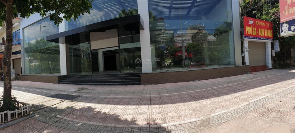 Chính chủ nhờ bán lại nhà mặt phố chính ngô gia tự  long biên, làm showroom lớn ~ 3000m2, 460 tỷ