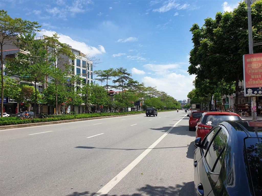 Chính chủ nhờ bán lại nhà mặt phố chính ngô gia tự  long biên, làm showroom lớn ~ 3000m2, 460 tỷ