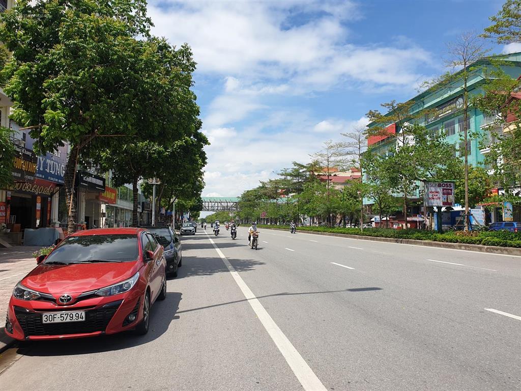 Chính chủ nhờ bán lại nhà mặt phố chính ngô gia tự  long biên, làm showroom lớn ~ 3000m2, 460 tỷ