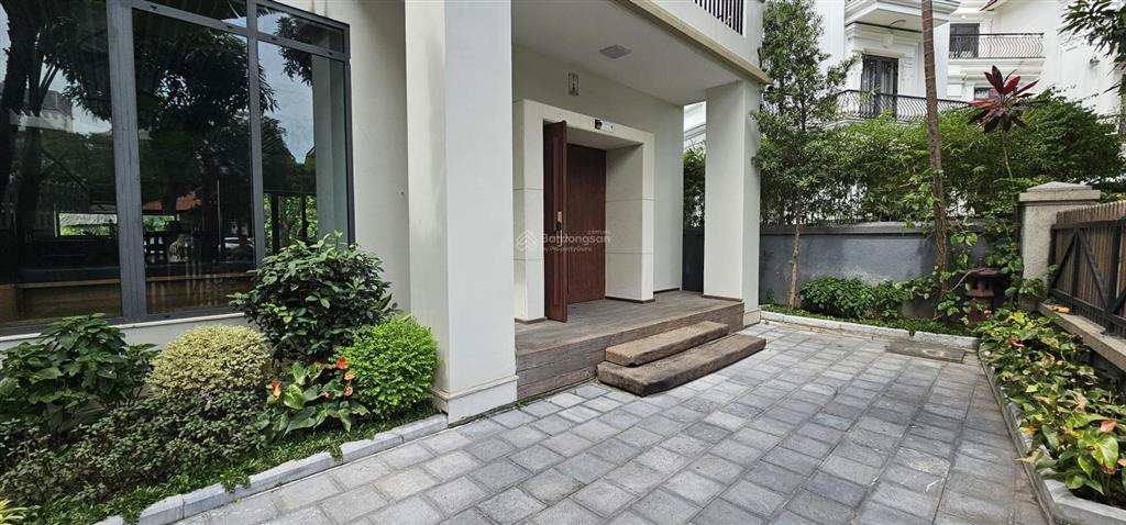 Chính chủ nhờ bán căn biệt thự đơn lập hoa lan  vinhomes riverside long biên 383m2 giá 210 tỷ