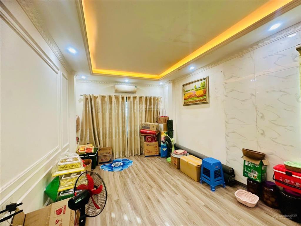 Bán gấp nhà phố tôn thất tùng trường chinh đống đa dt40m2 x 5 tầng mt 4m cách ô tô 30m 8,9 tỷ