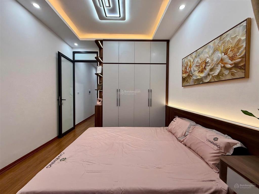 Bán gấp nhà phố tôn thất tùng trường chinh đống đa dt40m2 x 5 tầng mt 4m cách ô tô 30m 8,9 tỷ
