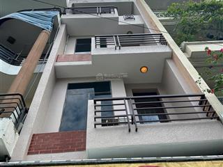 Cho thuê nhà nc 2mt 284f nguyễn trọng tuyển p10 pn dt 4,3x20 trệt 3 lầu st 5pn 6wc giá 47tr/th