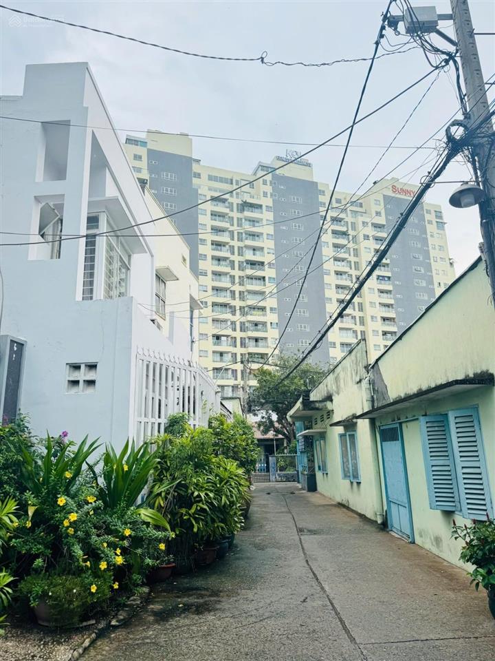 Bán nhà nở hậu 6.5m  hẻm xe hơi nhỏ  phạm văn đồng p1 gò vấp  67.5m  3pn  gía 7.2 tỷ