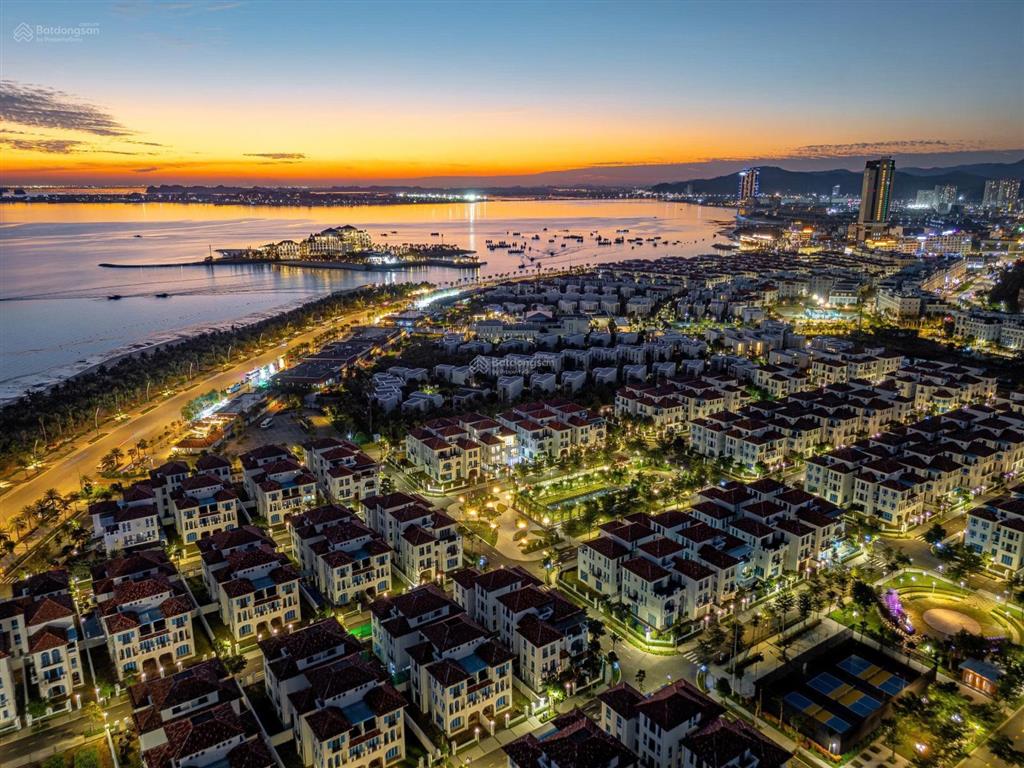 Hàng vip biệt thự đơn lập quay công viên 8 phòng ngủ, full nội thất 5 sao cho thuê 2tỷ/năm