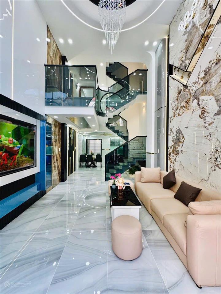 Nhà riêng có sân để xe hxh lê văn lương, quận 7, 68m2, sổ riêng, giá 3 tỷ 780