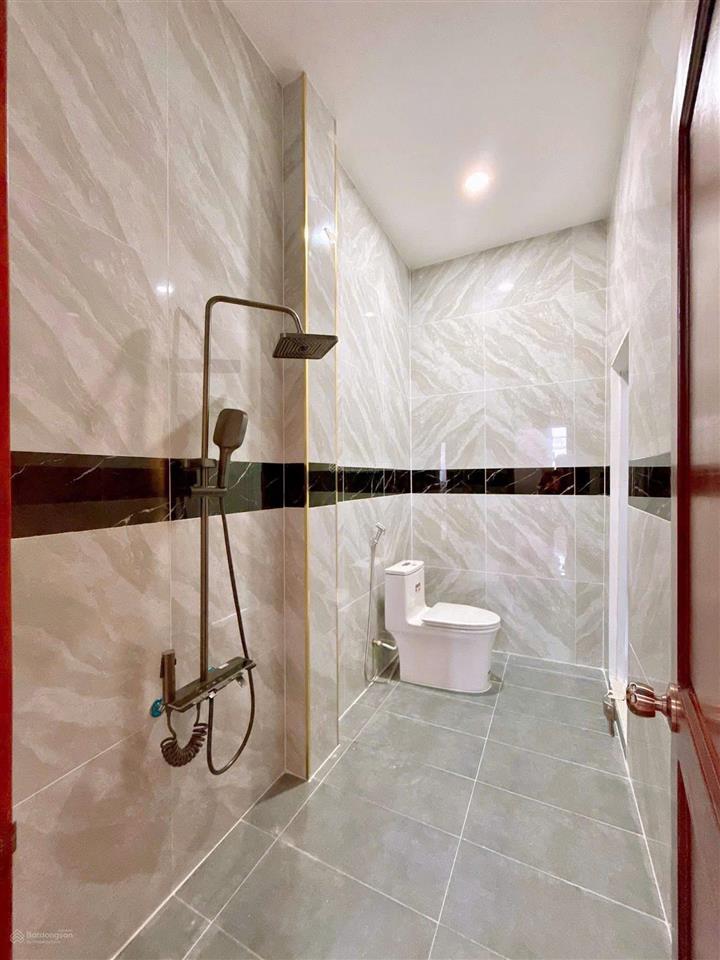 Giá 3 tỷ 770 dành cho khách hàng muốn an cư tuổi xế chiều, hẻm trần não, 68m2