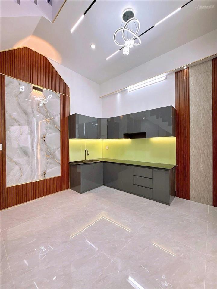 Giá 3 tỷ 770 dành cho khách hàng muốn an cư tuổi xế chiều, hẻm trần não, 68m2