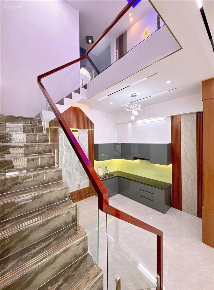 Giá 3 tỷ 770 dành cho khách hàng muốn an cư tuổi xế chiều, hẻm trần não, 68m2